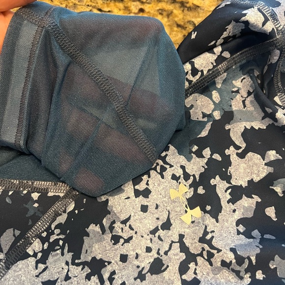 NWT Blue Multicolor Under Armour Heat Gear compression leggings - Picture 4 of 4